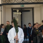 Nabożeństwo i procesja młodzieży do katedry 