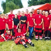 Grupa ratowników PCK podczas ŚDM w Sandomierzu.