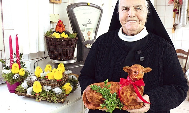 Siostra Aniela Garecka z Bagna to pierwsza zakonnica, która prowadziła w telewizji program kulinarny. Pisze też popularne książki kucharskie.