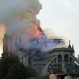 Notre Dame: Symbol francuskiego Kościoła w ogniu