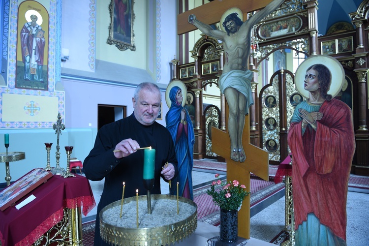 - O ofierze Jezusa stale przypomina ikona ukrzyżowania - mówi ks. Jan Pipka, proboszcz parafii greckokatolickiej w Krynicy-Zdroju.
