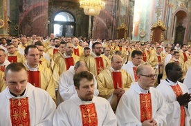 Msza Krzyżma zgromadziła kapłanów z całej archidiecezji.