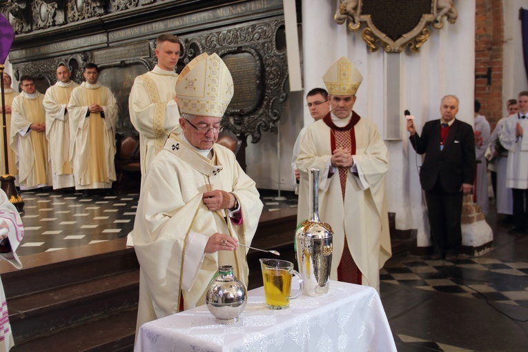 Msza św. Krzyżma w katedrze w Gdańsku-Oliwie