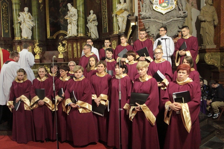 Legnica. Liturgia Wielkiego Piątku