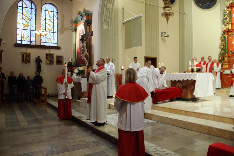 Liturgia Wielkiego Piątku z udziałem metropolity gdańskiego