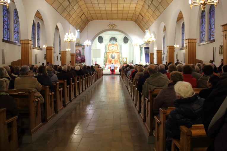 Liturgia Wielkiego Piątku z udziałem metropolity gdańskiego