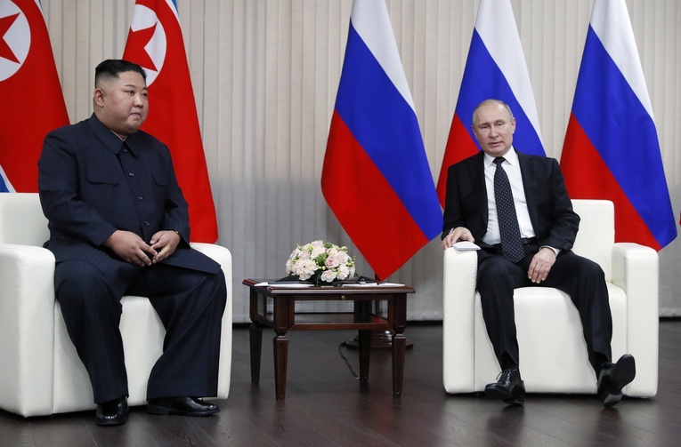 Rozpoczęły się rozmowy Putina i Kim Dzong Una we Władywostoku