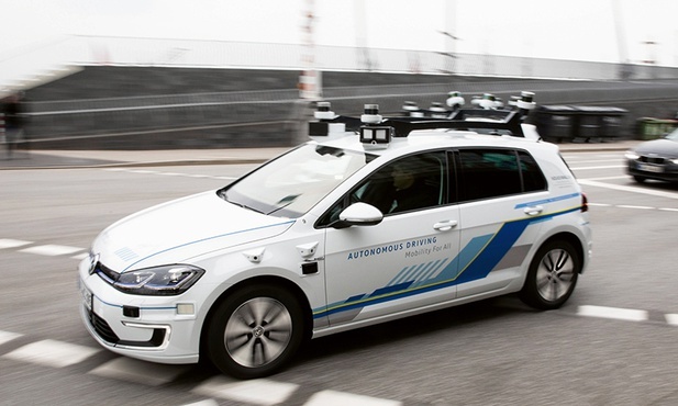 3 kwietnia w Hamburgu Grupa VW zaprezentowała swój pierwszy tor testowy dla samochodów autonomicznych.
