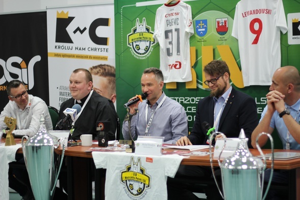 Mistrzostwa poprzedziła konferencja prasowa. Gościem specjalnym był Rafał Patyra (w środku).