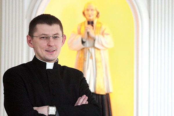 Ksiądz Tomasz Kołodziej pamięta spotkania z alumnami w macierzystej parafii.