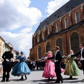 Kraków. Happening z okazji 200. urodzin Stanisława Moniuszki