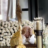 Jan Paweł II był głęboko przekonany, że ocalenie życia w czasie zamachu  13 maja 1981 r. zawdzięcza Matce Boskiej Fatimskiej.