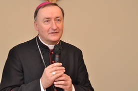 Bp Andrzej Jeż.