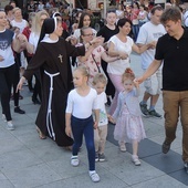 Plac Chrobrego w Bielsku-Białej znów będzie gościł tancerzy wszystkich pokoleń.