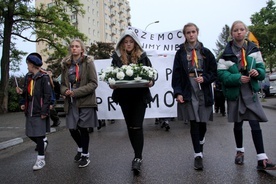 W marszu wzięli udział m.in. uczniowie i nauczyciele szkoły, w której doszło do tragedii.