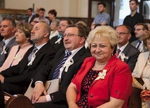 ▲	W Katowicach MŚR otwarło 19 maja świętowanie jubileuszy małżeńskich w katedrze.