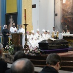 Opole. Msza św. za zmarłego biskupa Jana Bagińskiego