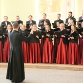 Chóry uczestniczące w festiwalu przygotowały oprawę Mszy św.