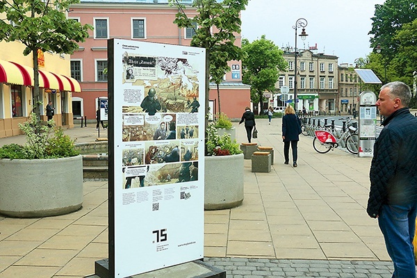 Jedna z tablic promujących wydanie publikacji znalazła się  na placu Wolności w Lublinie.