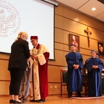 Abp Celestino Migliore z tytułem doktora honoris causa