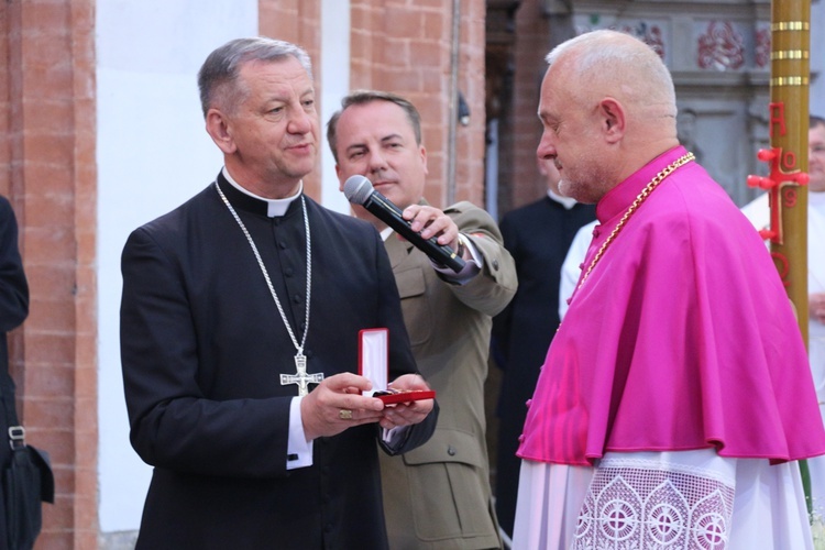 Uroczystości z okazji 100-lecia polskiego biskupstwa polowego we Wrocławiu