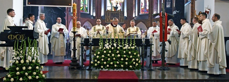 Święcenia prezbiteratu w Kołobrzegu. Wielka radość Kościoła koszalińsko-kołobrzeskiego!