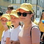 Żółte koszulki w Nysie - marsz wsparł hospicjum