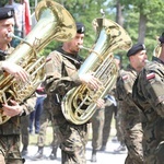 Poświęcenie pomnika pomordowanych żołnierzy "Bartka" w Starym Grodkowie