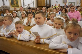 Do sanktuarium prowadzonego przez sercanów białych przyjechało ponad 200 dzieci pierwszokomunijnych.