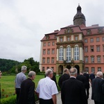 Biskupi w zamku Książ