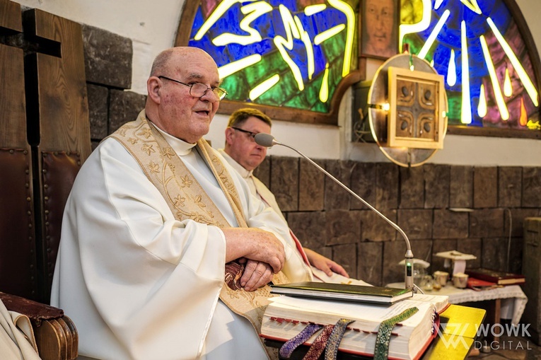 Orzech - kapłan ze stali hartowanej od 55 lat