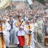 Procesja z Najświętszym Sakramentem przeszła z konkatedry do Żywca-Zabłocia.