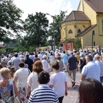 Procesja Bożego Ciała w parafii pw. św. Jadwigi Śląskiej we Wrocławiu-Leśnicy