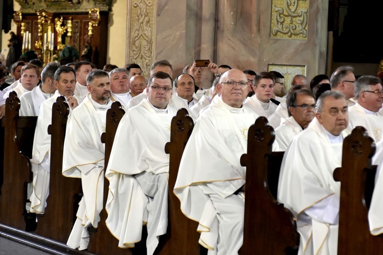 Msza św. i benefis z okazji 50-lecia kapłaństwa bp. Ignacego Deca