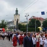 Abp Budzik bierze udział w uroczystosciach we Lwowie