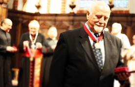 Zaangażowani w życie warszawskiego Kościoła świeccy odznaczeni