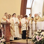 Biskup Jacek Jezierski przewodniczył rocznicowej Eucharystii w sobotę 15 czerwca.