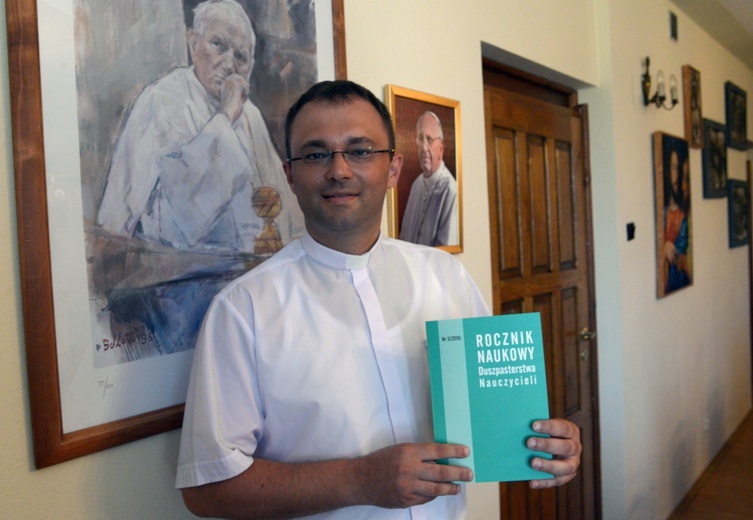 Ks. Wojciech Wojtyła informuje, że w czasie pielgrzymki będzie można nabyć 3. tom "Rocznika Naukowego Duszpasterstwa Nauczycieli".