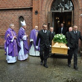 Miłość to nieśmiertelność. Pogrzeb klaryski z klasztoru w Słupsku