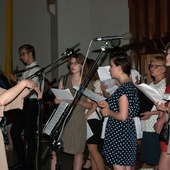 S. Julia zaprasza chętnych do zaangażowania się w zespół śpiewający i grający w parafii na radomskim Zamłyniu.