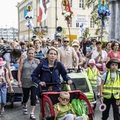 Polska pielgrzymuje coraz liczniej i nowocześniej