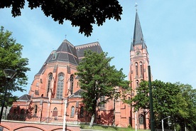 Głównym kościołem jest katedra pw. św. Jakuba.