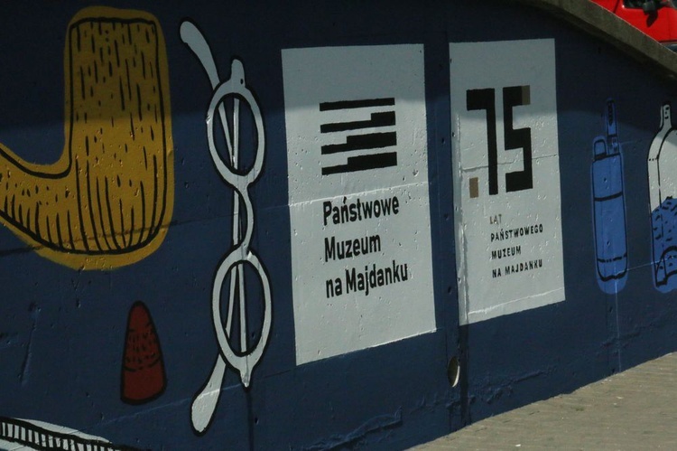 Mural z okazji 75-lecia Muzeum na Majdanku.