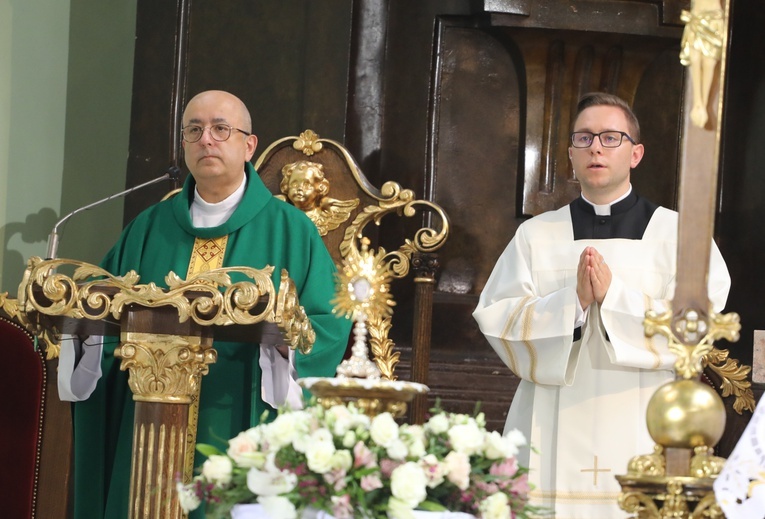 Mszy św. przewodniczył ks. kan. Jacek Gracz, a przy ołtarzu stanęły relikwie św. Melchiora Grodzieckiego.