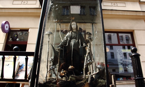 Matka Boża "Pogorzelska" na Pradze. Wyraz wiary czy profanacja?