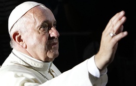 Papież Franciszek modli się za kard. Estepę