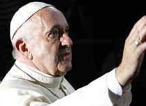 Papież Franciszek modli się za kard. Estepę
