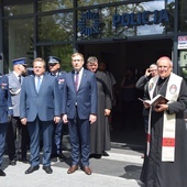 Nowy budynek komendy Powiatowej Policji w Sochaczewie poświęcił bp Michał Janocha.