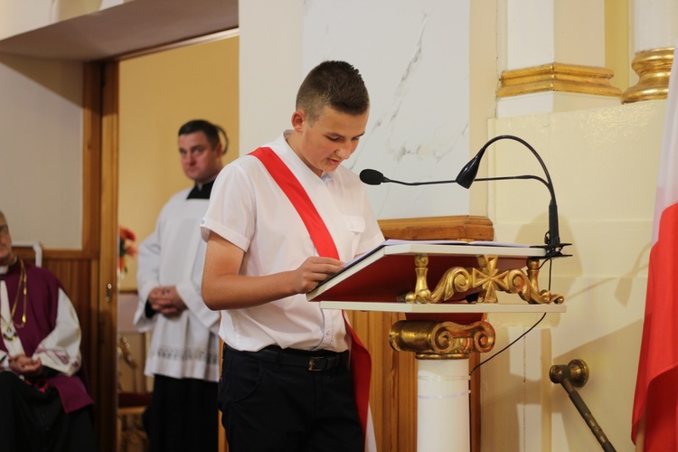 Poświęcenie nowego feretronu Matki Bożej i jubileusz kapłaństwa