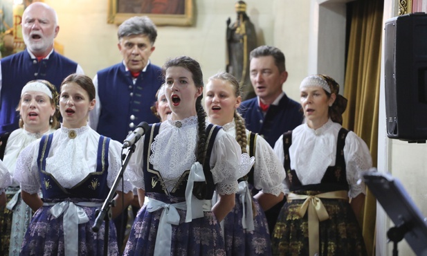 W finałowym koncercie zaśpiewali chórzyści EL "Czantoria" pod dyrekcją Danuty Zoń-Ciuk